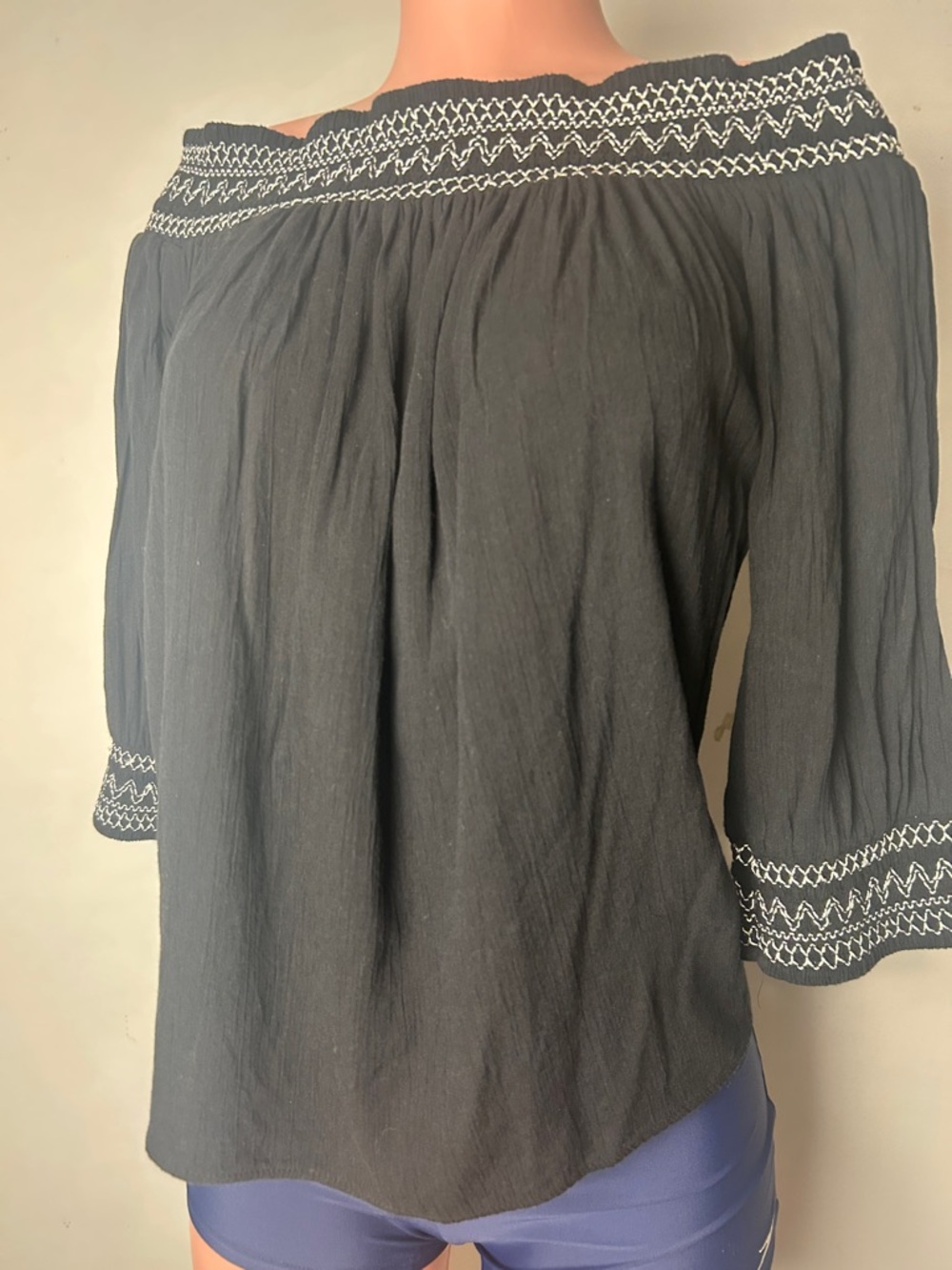 Inc. International Concept Top Blouse Black OFF SHOULDER Embroidered Sz XS
